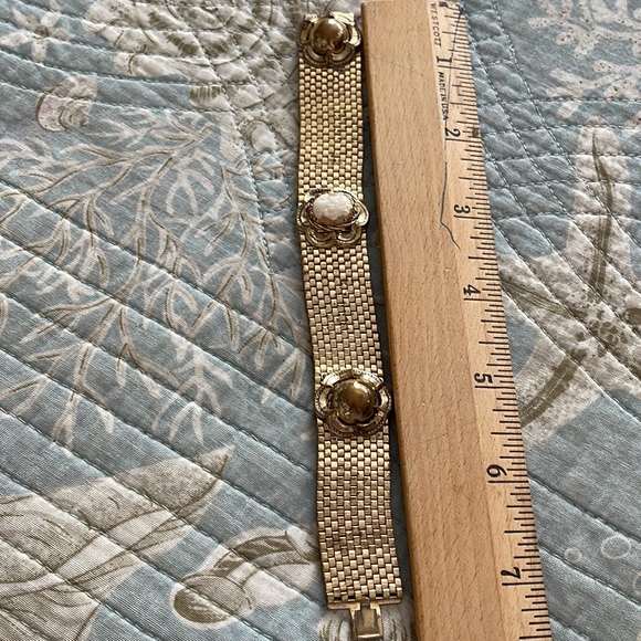 Victorian old carved cameo bracelet I think it’s silver with gold plated overlay - Picture 12 of 17